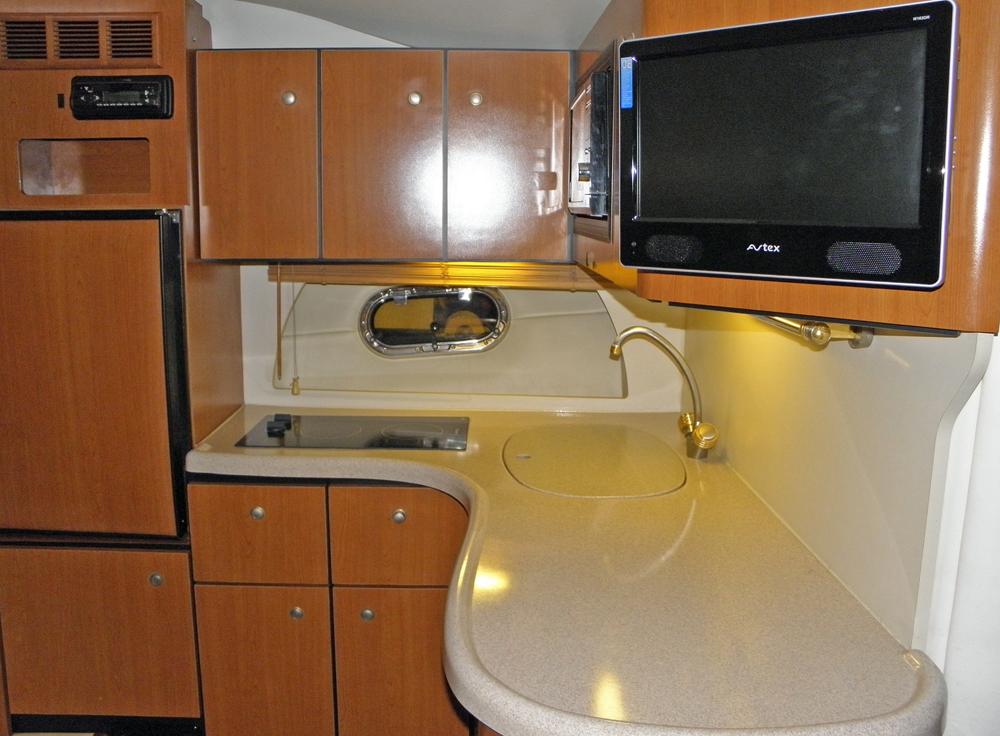 Saloon, Accommodation